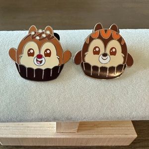 Disney munchlings trading pin series 1 - chip‎ & dale
